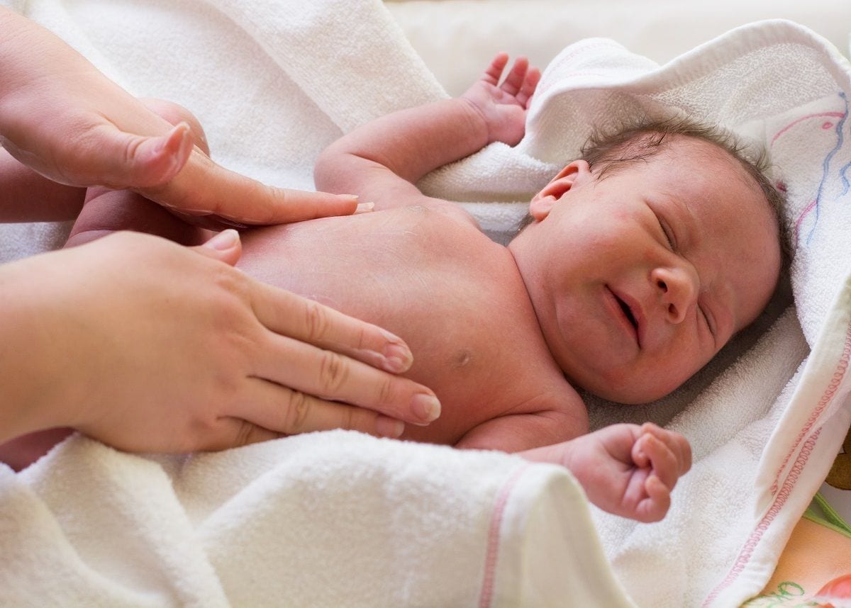 Pourquoi mon bébé se tortille ?