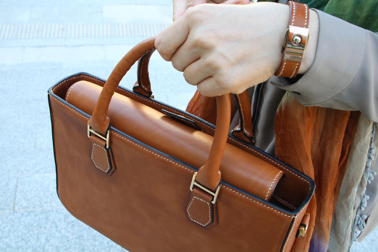 leather-craft-3727996_1280